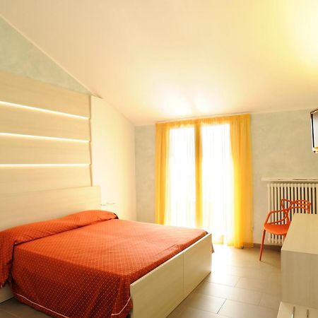 Hotel Danio Lungomare Alassio Kültér fotó