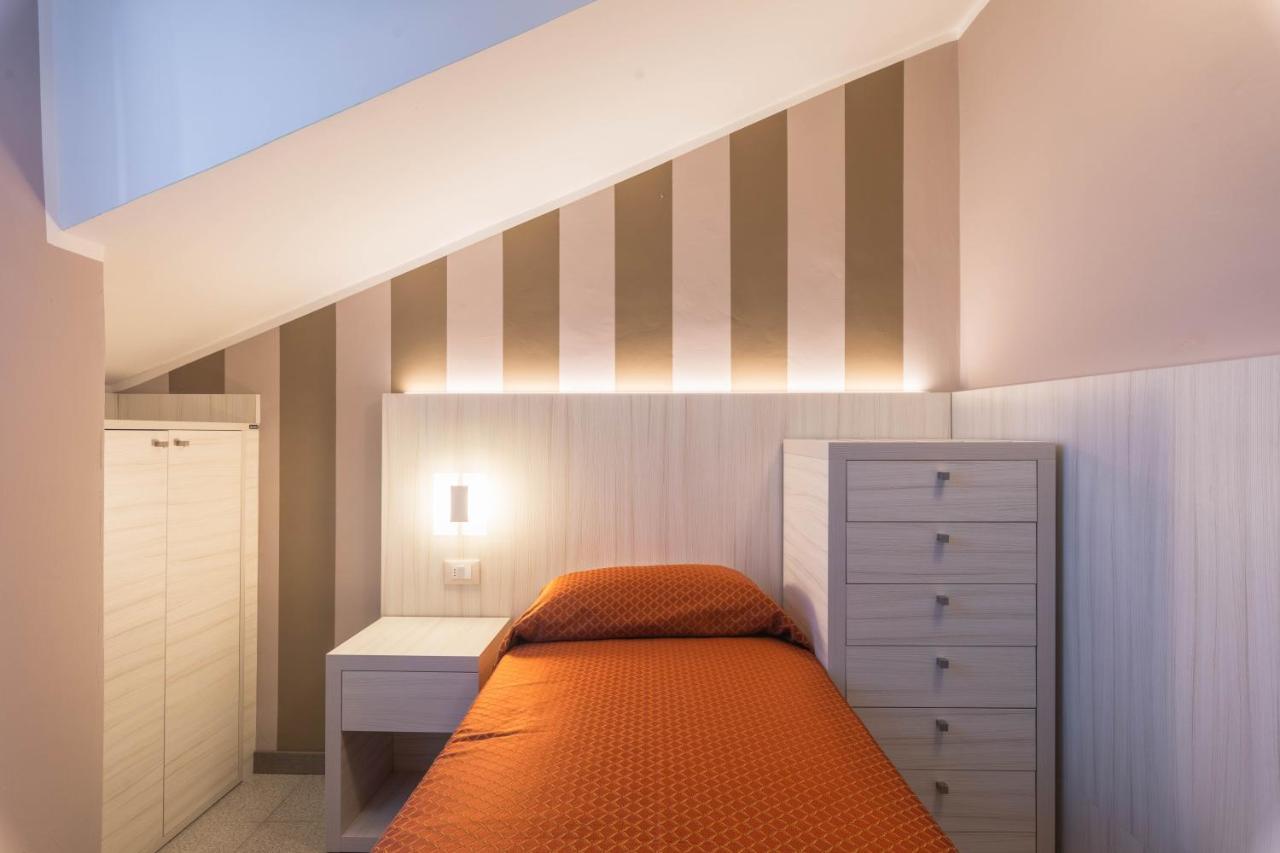 Hotel Danio Lungomare Alassio Kültér fotó