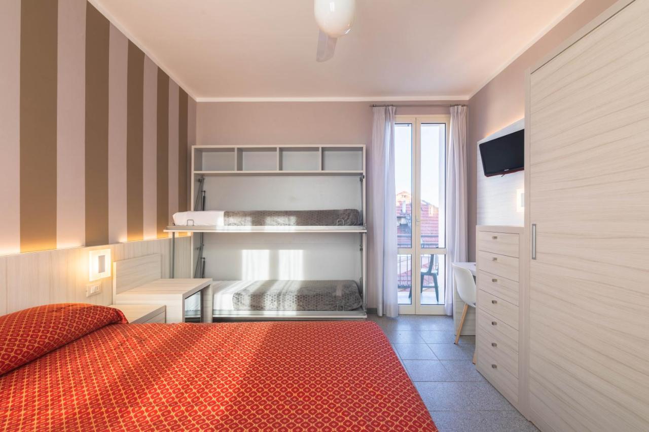 Hotel Danio Lungomare Alassio Kültér fotó