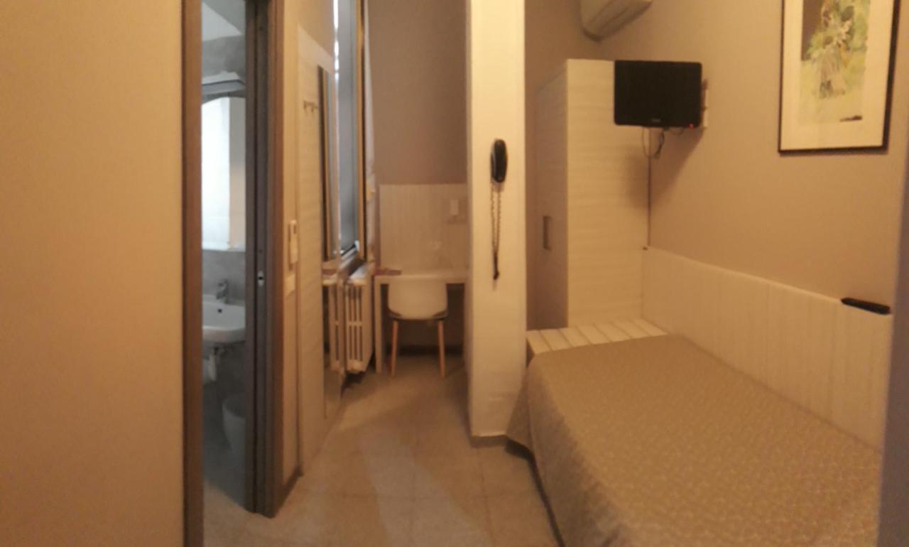 Hotel Danio Lungomare Alassio Kültér fotó