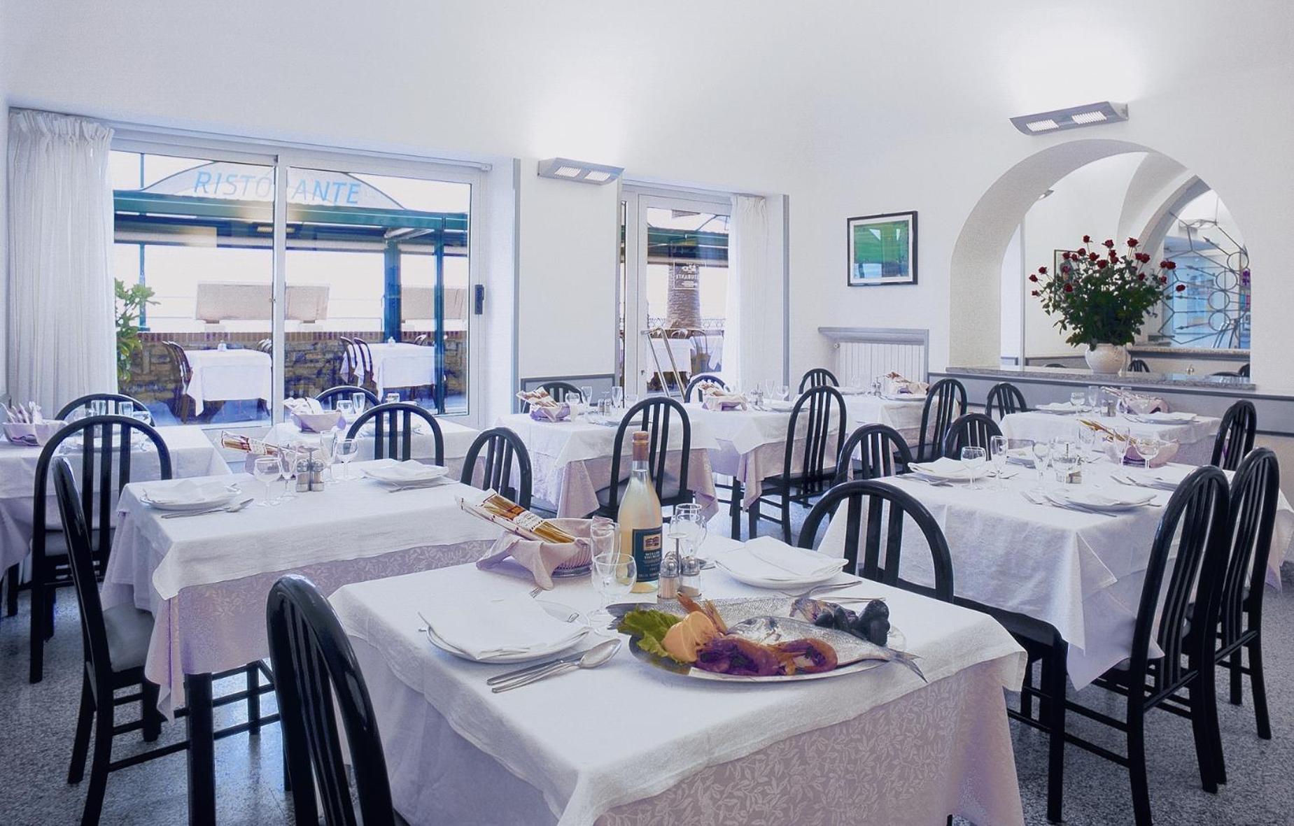 Hotel Danio Lungomare Alassio Kültér fotó