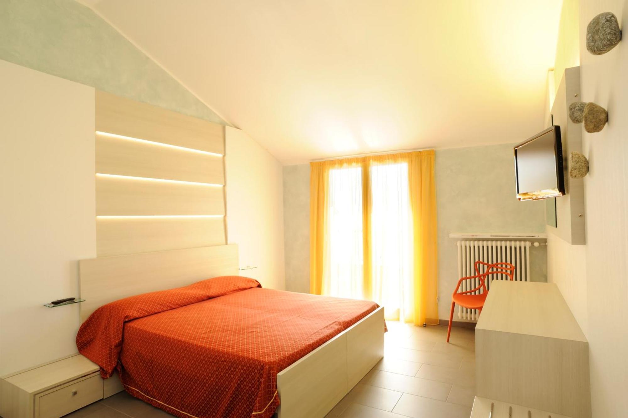 Hotel Danio Lungomare Alassio Kültér fotó
