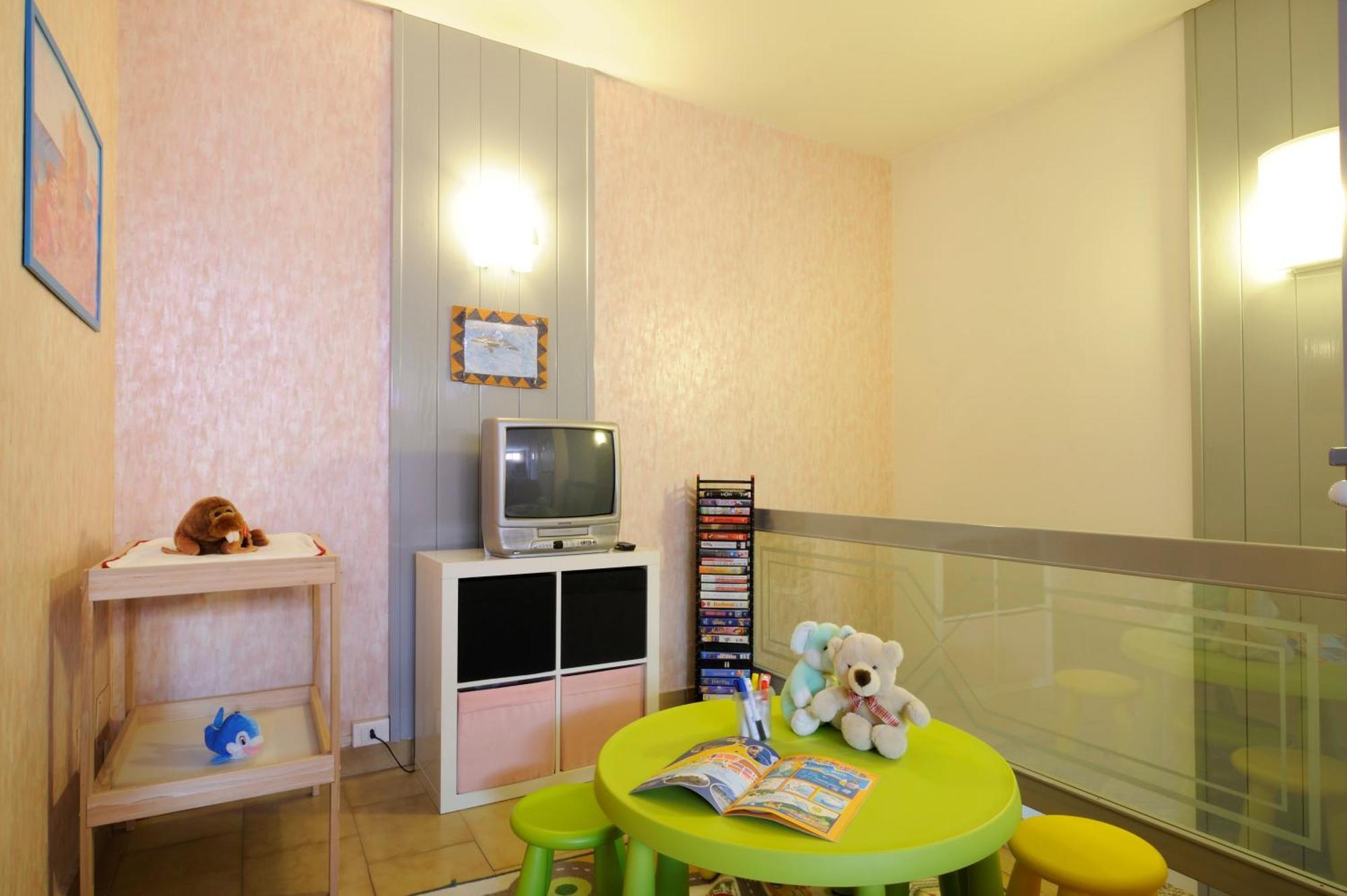 Hotel Danio Lungomare Alassio Kültér fotó